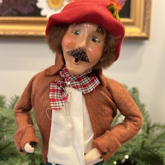 Byers’ Choice Caroler - Picture 5 of 8